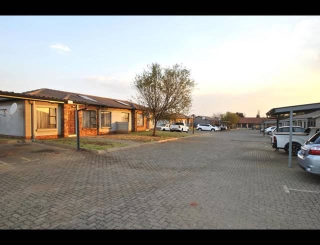 2 BEDROOM SIMPLEX FOR SALE IN DAWN PARK